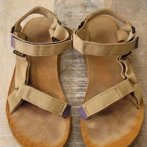 TEVA size 8 fit 8.5/9 very good used condition